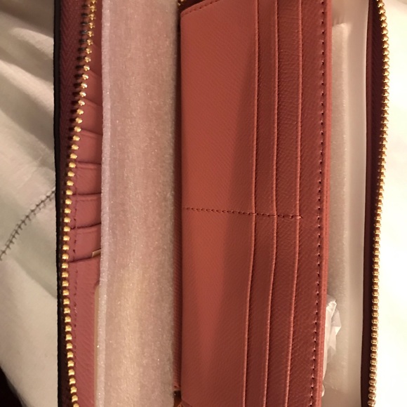 Michael Kors Crossgrain Continental Wristlet NWT - Picture 6 of 8